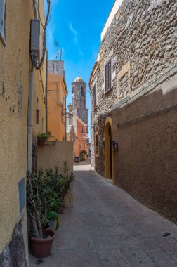 castelsardo eski şehir - Sardunya - İtalya güzel sokak