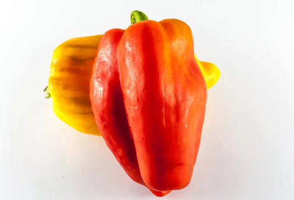 Pimientos Rojos Amarillos Aislados Sobre Fondo Blanco — Foto de Stock