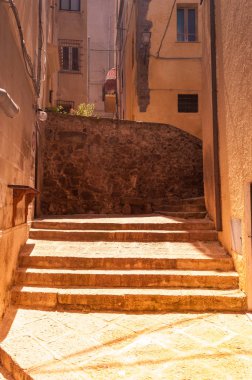 castelsardo eski şehir - Sardunya - İtalya güzel sokak