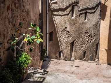 castelsardo eski şehir - Sardunya - İtalya güzel sokak