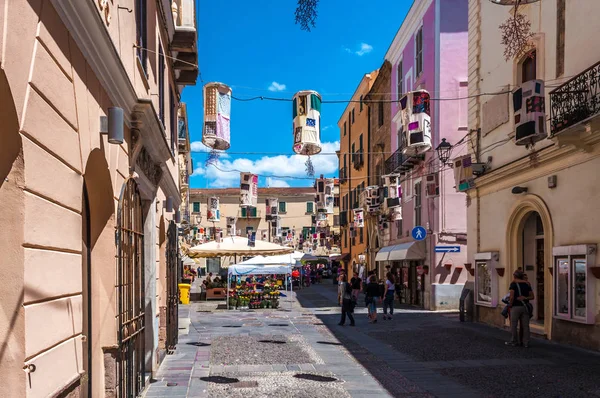View Crowded Civic Square Old City Alghero Spring Morning — Stock Photo, Image