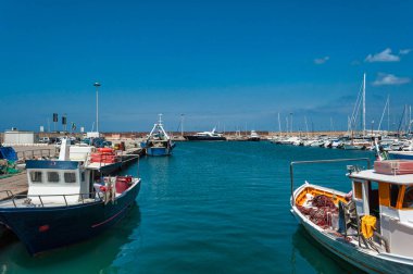 Görünümü, liman, Porto Torres, Sardunya, güneşli bir gün