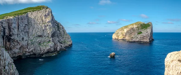 Пейзаж Сардинского Побережья Островом Форадада Солнечный День Лета — стоковое фото