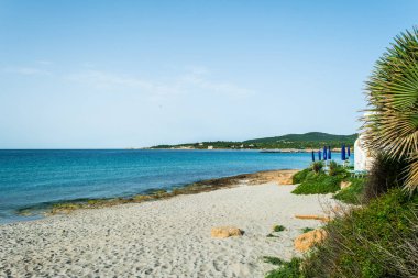 Görünümü, Sardunya Plajı, Le Bombarde, Alghero, yakınındaki summero sabahın erken saatlerinde
