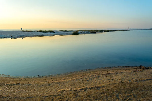 gündoğumu üzerinde plaj, Le Saline, Stintino, Sardinya yakınındaki