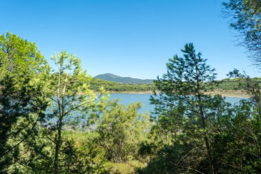 Sardunyalı göl, Baratz, Alghero şehir yakınındaki Capo Caccia Körfez Peyzaj