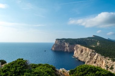 Manzara, Körfez, Capo Caccia, Sardinya, yaz aylarında