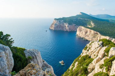 Manzara, Körfez, Capo Caccia, Sardinya, yaz aylarında