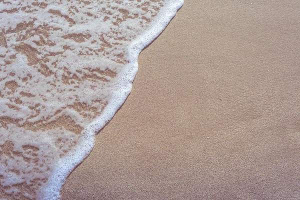 Close Van Golven Roze Zand Een Zonnige Dag Van Zomer — Stockfoto