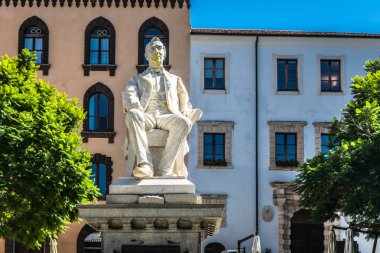 Sassari, Sardunya Tola meydanda heykeli closeup