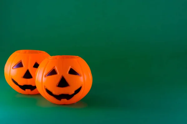 Isolated Orange Halloween Pumpkins Green Background — Stock Photo, Image