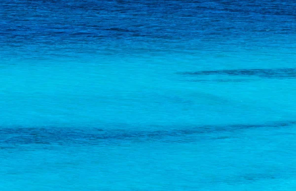 Azul e turquesa água do mar — Fotografia de Stock