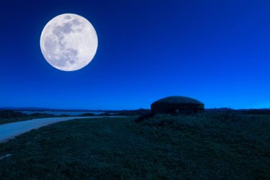 II. Dünya Savaşı bunker gece
