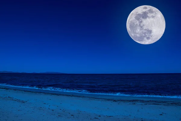 Paisaje de playa por la noche — Foto de Stock