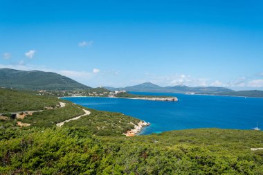 Capo Caccia sahili manzarası