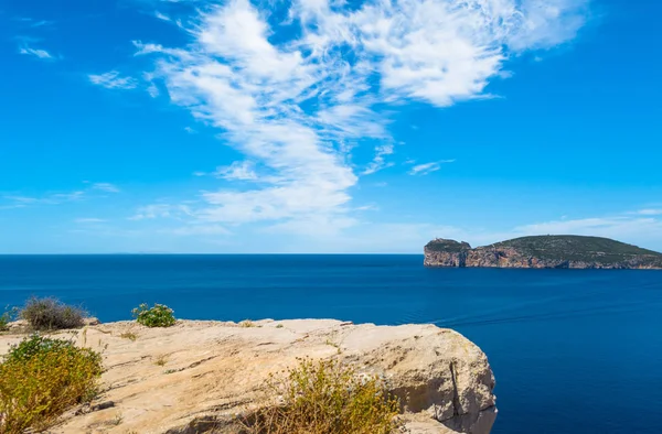 Пейзаж побережья Капо Качча, Сардиния — стоковое фото