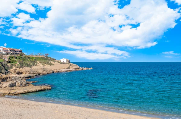 Şehir içinde plaj görünümü