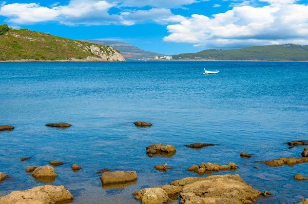 Veduta Del Golfo Molo Spiaggia Tramariglio Una Giornata Soleggiata Nuvolosa — Foto Stock