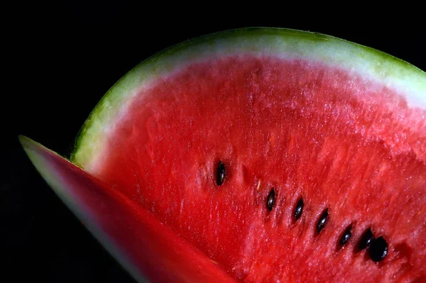 Detalle Sandía Jugosa Havled Sobre Fondo Negro — Foto de Stock