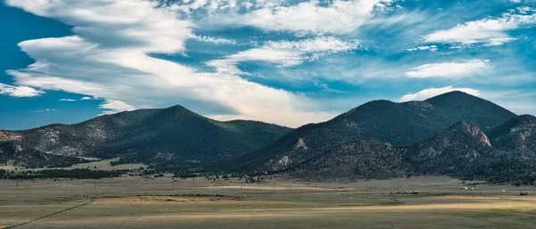 Vista Montanha Das Planícies Colorado Enquanto Voa Balão Quente Dia — Fotografia de Stock