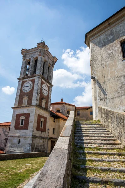 Sacro Monte Italië Juni 2020 Bel Van Kerk Het Bedevaartsdorp — Stockfoto