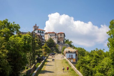 Sacro Monte (VA), İtalya - 01 Haziran 2020: Sacro Monte di Varese, UNESCO Dünya Kültür Mirası Bölgesi, Santa Maria del Monte, Varese, Lombardiya, İtalya