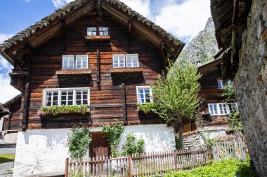 Canza (VCO), İtalya - 21 Haziran 2020: Canza Village, Formazza Valley, Ossola Valley, VCO, Piedmont, İtalya