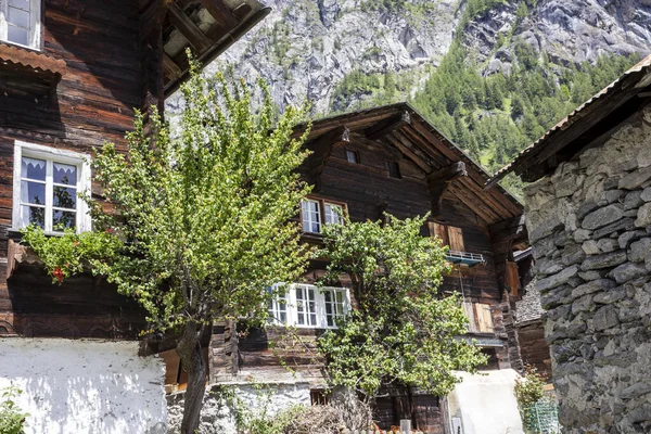 Canza (VCO), İtalya - 21 Haziran 2020: Canza Village, Formazza Valley, Ossola Valley, VCO, Piedmont, İtalya