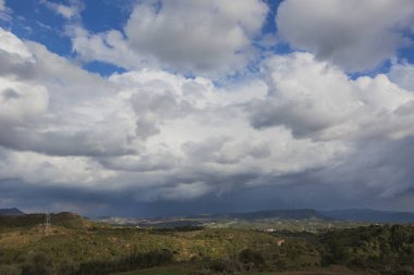 Anoia, Barselona, İspanya 'da fırtına bulutları