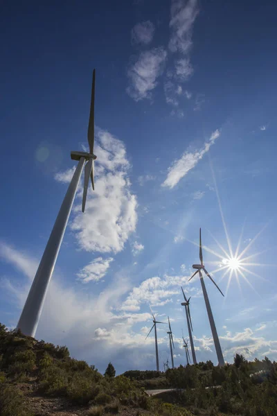 西班牙巴塞罗那Anoia的风力涡轮机和风暴 — 图库照片