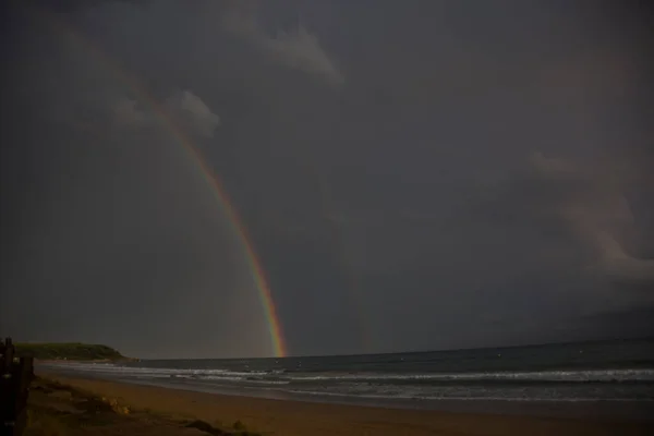 Tramonto Arcobaleno Sulla Spiaggia Platja Llarga Tarragona Spagna — Foto Stock