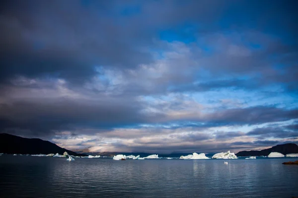 西南格陵兰Narsaq峡湾的夏季景观 — 图库照片