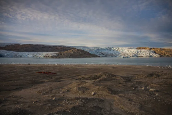 Ekspedycja Kajakowa Między Górami Lodowymi Fiordach Narsaq Południowo Zachodnia Grenlandia — Zdjęcie stockowe