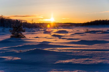Nuorgam, Lapland, Finlandiya 'da kış günbatımı