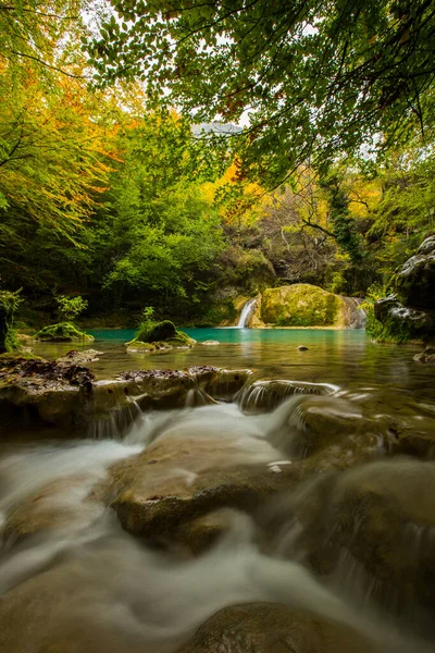 Cena Outono Rio Nacedero Urederra Navarra Norte Espanha — Fotografia de Stock