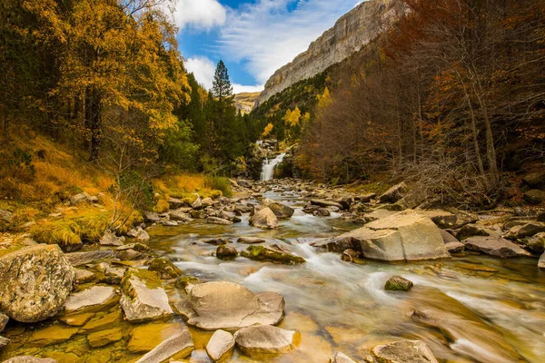 Φθινοπωρινή Σκηνή Στο Εθνικό Πάρκο Ordesa Και Monte Perdido Ισπανία — Φωτογραφία Αρχείου