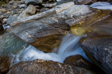 Ordesa ve Monte Perdido Ulusal Parkı 'nda sonbahar sahnesi, İspanya
