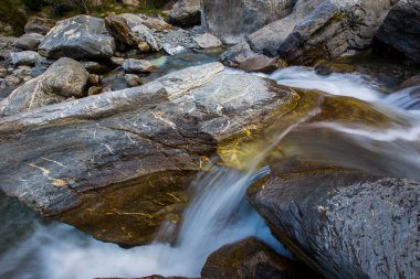 Ordesa ve Monte Perdido Ulusal Parkı 'nda sonbahar sahnesi, İspanya