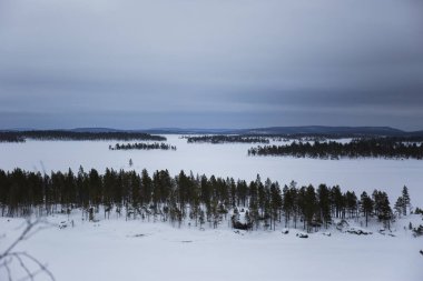 Kış Inari Gölü, Laponya, Finlandiya