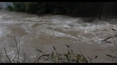 Olot kasabasında sel, La Garrotxa, Girona, İspanya. Ocak 2020