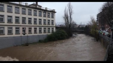 Olot kasabasında sel, La Garrotxa, Girona, İspanya. Ocak 2020