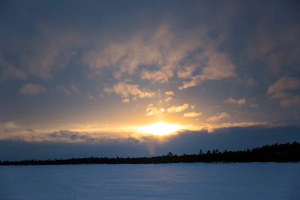 フィンランド ラップランドの稲荷湖の冬 — ストック写真