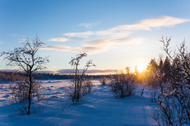 Nuorgam, Lapland, Finlandiya 'da kış günbatımı