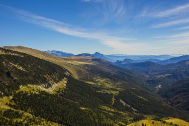 Ordesa ve Monte Perdido Ulusal Parkı 'nda sonbahar sahnesi, İspanya
