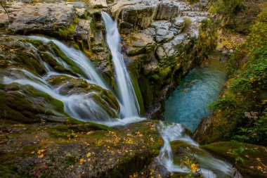Ordesa ve Monte Perdido Ulusal Parkı 'nda sonbahar sahnesi, İspanya
