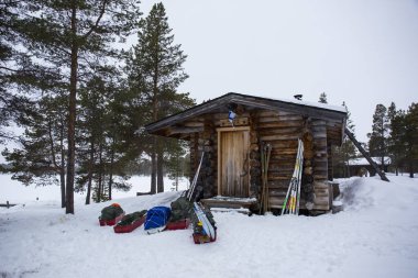 Inari Gölü, Laponya, Finlandiya 'da kayak gezisi