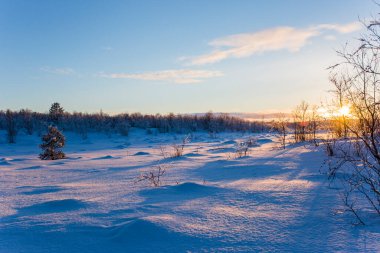 Nuorgam, Lapland, Finlandiya 'da kış günbatımı