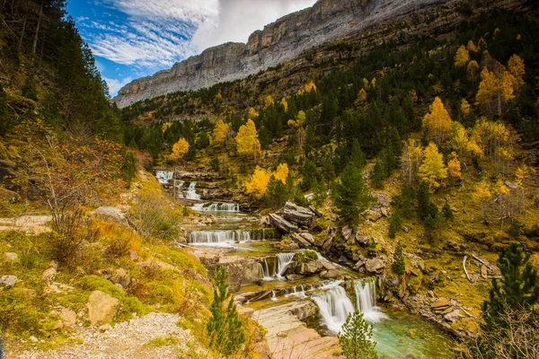 Φθινοπωρινή Σκηνή Στο Εθνικό Πάρκο Ordesa Και Monte Perdido Ισπανία — Φωτογραφία Αρχείου