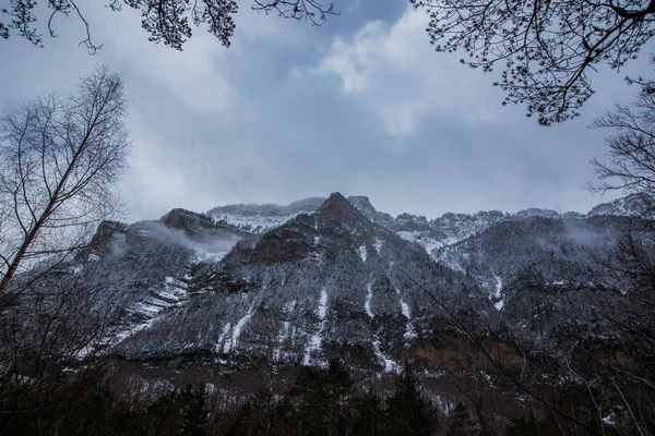 西班牙比利牛斯Ordesa和Monte Perdido国家公园冬季 — 图库照片