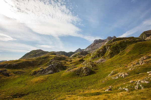 Letni Krajobraz Górski Pobliżu Aguas Tuertas Ibon Estanes Pireneje Hiszpania — Zdjęcie stockowe
